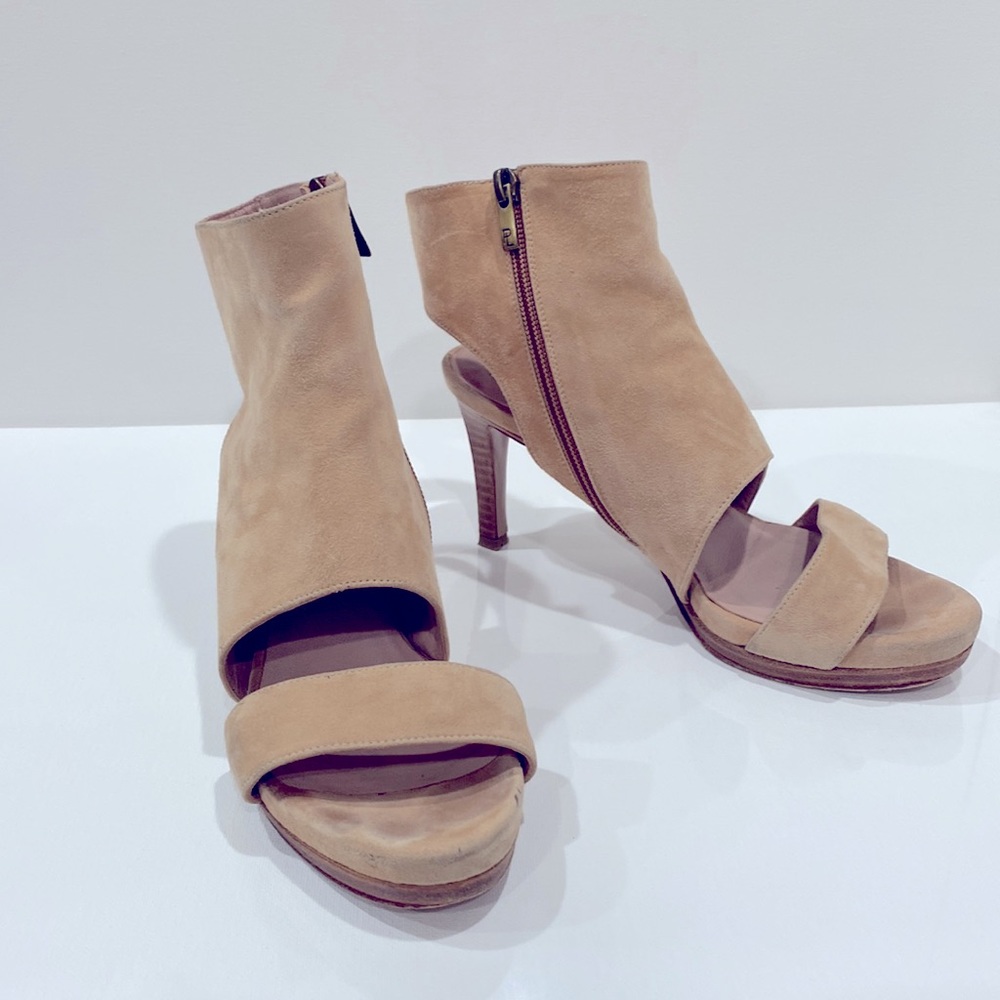 Pura Lopez Tan Suede open toe & heel Booties. 3” wood heel Made in Spain SZ 37.5